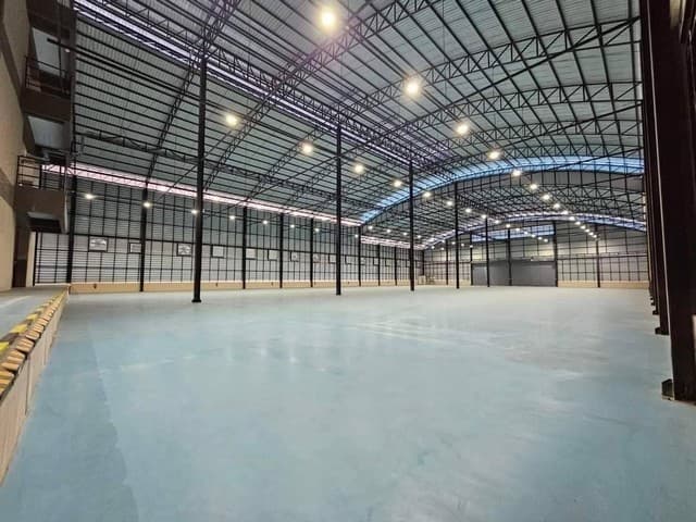 ให้เช่าคลังสินค้า 8440 ตร.ม. พร้อมอาคารสำนักงาน นิคมอุตสาหกรรมแหลมฉบัง เขต Freezone1