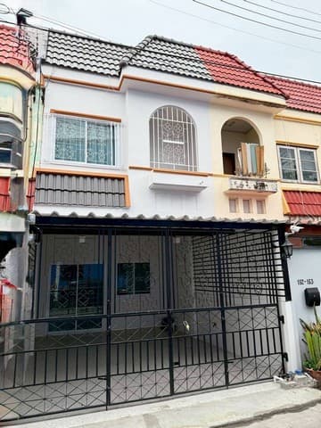 ขายบ้านทาวน์เฮาส์ อ่างศิลา ใกล้ศาลเจ้านาจา วัดอ่างศิลา โรงบาลเอกชล 2 รีโนเวทแล้ว