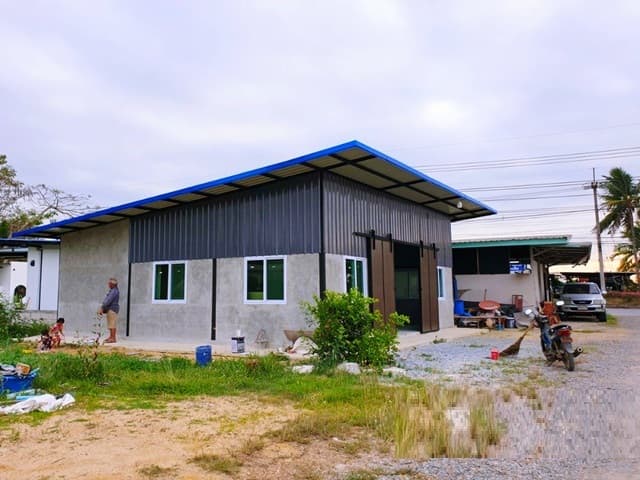 ให้เช่าบ้านพัก+โกดังเก็บของ 1 ชั้นทำเลดี ม.ราชภัฏสวนสุนันทา 3.6 กม ปตท.ศาลายา 2.0 กม.เป็นส่วนตัว เดินทางสะดวก ถ.นฐ.3004