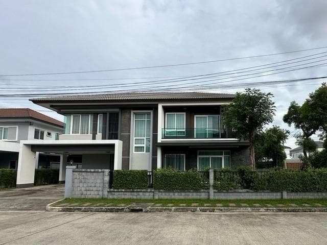 ให้เช่าบ้านเดี่ยว 2 ชั้น 121 ตร.ว. หมู่บ้านวรารมย์ พรีเมี่ยม วัชรพล จตุโชติ ใกล้ซาฟารีเวิลด์