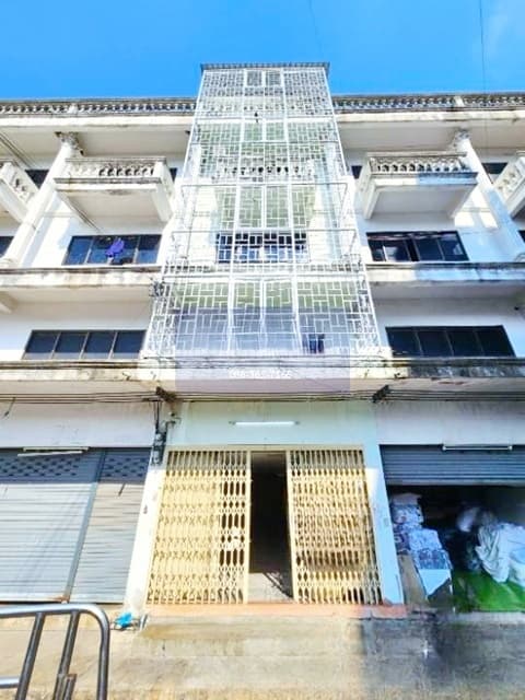 ตลาดยิ่งรวย 450 ม.เช่าอาคารพาณิชย์ 5 ชั้น 21ตร.วา.ประชาอุทิศ 72-76 แม็กซ์แวลู ประชาอุทิศ 1.7 กม. สไตล์ออฟฟิศ ม.พระจอมเกล้าธนบุรี 3.1กม.