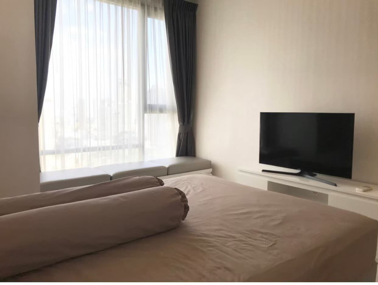Rhythm Sukhumvit 42 beautiful view clean safe 22nd floor BTS Ekkamai