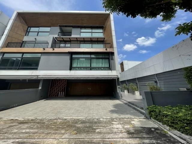 ขายทาวน์โฮม 3 ชั้น ถนนสตรีวิทยา 2 โครงการ อาร์เด้น ลาดพร้าว หลังมุม