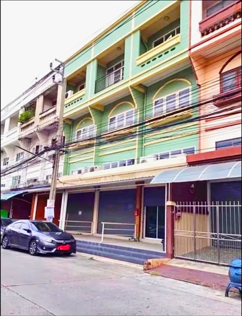 ถ.นวมินทร์46-54 MRTคลองบ้านม้า 3.2กม. ให้เช่อาคารพาณิชย์ 4ชั้น 25ตร.วา. 400ตร.ม. 3นอน 3น้ำ รพ. สิรินาถ บึงกุ่ม 500 ม.