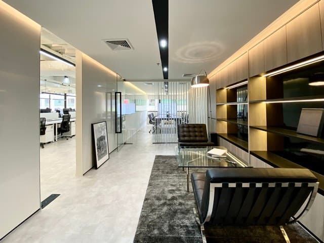 ให้เช่าสำนักงานพร้อมเข้าอยู่ 226 ตร.ม. Asok Tower ชั้น 7 ถนนสุขุมวิท 21 (ซอยอโศก) ใกล้ MRT เพชรบุรี BTS อโศก Terminal 21