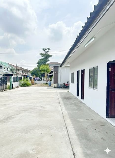 รถไฟฟ้าศรีลาซาล 3.1 กม. ให้เช่า 160 ตร.ว. 640ตรม. เช่า Mega Bangna 2.4กม. ถูกกว่าโกดัง คฤหาสน์ 7นอน ตรงข้ามโรงพยาบาลพริ้นซ์ สุวรรณภูมิ