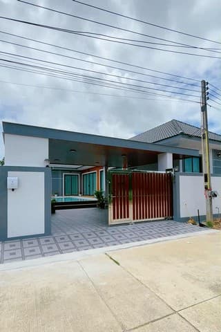 บ้านดีไซน์โมเดิร์นพูลวิลล่า ใกล้หาดบางเสร่ เหมาะสำหรับอยู่อาศัยหรือทำโฮมสเตย์