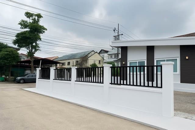 ให้เช่า บ้าน ใกล้เมกะบางนาเพียง เหมาะทำ Office , คลังเก็บสินค้า, ร้านนวด สปา หรือทำห้องพักสำหรับพนักงาน เนื้อที่ 160 ตร.ว .บางนา ตราด กม.6