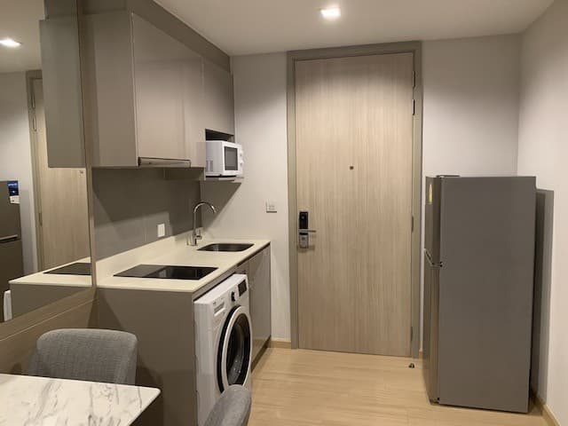 Whizdom Connect private quiet clean 11th floor Punnawithi BTS