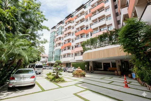 สนามบินน้ำ 2.1 กม. โรงแรมมาตรฐาน 4-5ดาว 100ห้อง ให้เช่า โรบินสัน รัตนาธิเบศร์ 700 ม. ตลาดนกฮูก นนทบุรี 1.8 กม. วิวแม่น้ำเจ้าพระยา
