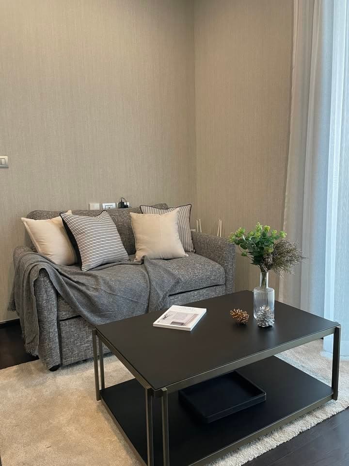 Laviq Sukhumvit 57 private quiet spacious 24th floor BTS Thonglor