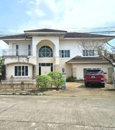บ้านเดี่ยวหลังมุม หมู่บ้านเอ็มเพอเร่อร์ 2 ติดโลตัสรวมโชค ที่ดินใหญ่มาก เยอะ รีโนเวทง่าย เหมาะสำหรับนักลงทุนที่มองหาทำเลเมือง-คุ้มค่าเกินราคา