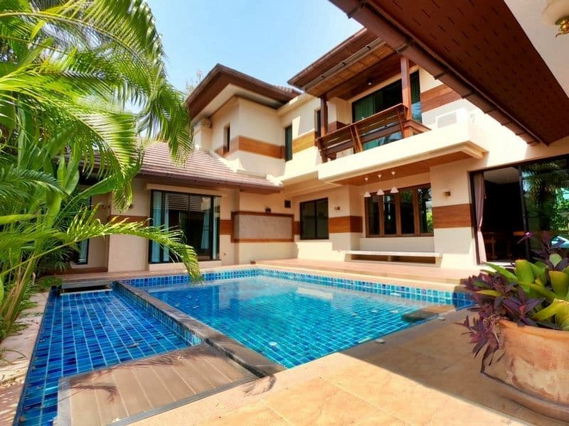 บ้านหรู 2 ชั้น สไตล์ล้านนาร่วมสมัย หมู่บ้านริมน้ำ สันผีเสื้อ