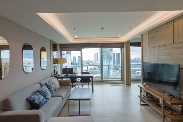 Modern unit with Panoramic River View .Comfort and Convenience near Krung Thon Buri Station