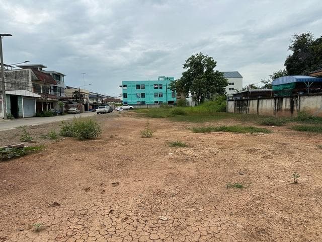 ขายที่ดิน 1ไร่ หน้ากว้าง 80 เมตร ซอยรังสิตนครนายก39 ใกล้ฟิวเจอร์ปาร์ครังสิต แปลงสี่เหลี่ยมผืนผ้า