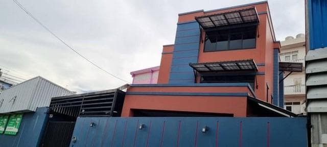 ให้เช่าบ้านเดี่ยว 3 ชั้น 40 ตร.ว. ซอยบางขุนเทียน 6 ใกล้รถไฟฟ้า สถานีบางบอน