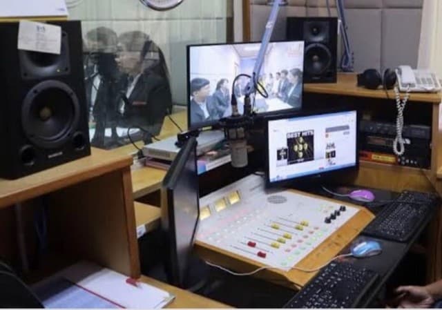 ที่ดินบ้านพร้อมโอนเจ้าของขายเอง สถานีวิทยุชุมชนคลื่น FM จดทะเบียนถูกต้องขึ้นต่อ กสทช. ทำต่อได้เลย โทร 083-0052952