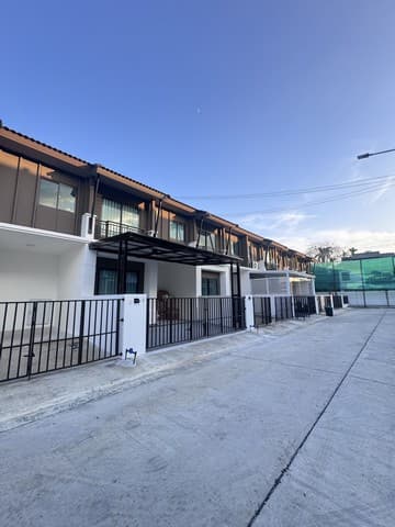 บ้านใหม่ให้เช่าเชียงใหม่ ใกล้สนามบิน ราคา 23,000 บาทต่อเดือน พร้อมเฟอร์ครบ