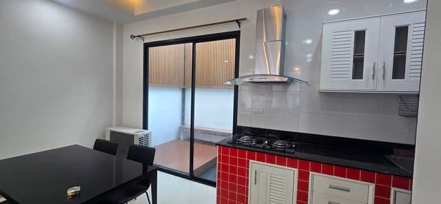P1549 ให้เช่าทาวน์โฮม 3 ชั้น โครงการ สาริน วิช สุขุมวิท 107 Sarin Wiz Sukhumvit 107 ซอยแบริ่ง 22
