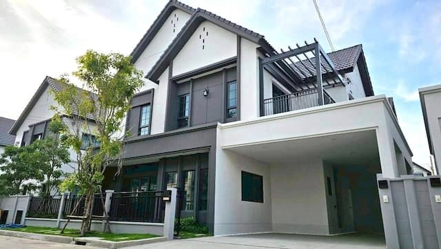 BH3769 | ขาย / ให้เช่าบ้านหรู หมู่บ้าน Centro บางนา เฟส 2 | บ้านใหม่พร้อมอยู่ ใกล้ Mega Bangna