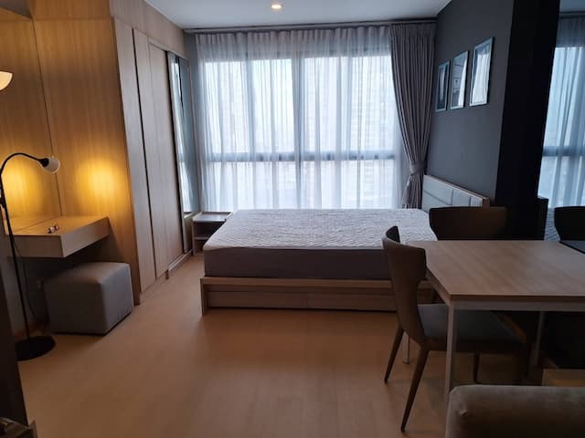 Ideo O2 Clean convenient private 21st floor BTS Bang Na