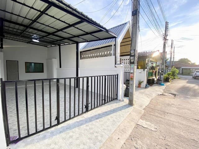 หมู่บ้านสวยริมสวน – สยามคันทรีคลับ พัทยา ใกล้ตลาดไร่วนาสิน