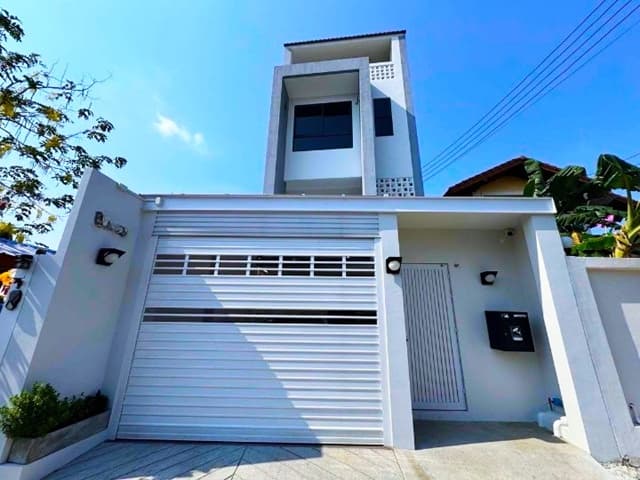 ให้เช่าบ้านเดี่ยว 3.5 ชั้น 402ตร.ม. 102ตร.วา.MRTโชคชัย4 400 ม.ลาดพร้าว 52-62รร.นานาชาติออร์บ 1.5 กม. พร้อมเฟอร์ฯ เครื่องใช้ไฟฟ้า 3-5นอน