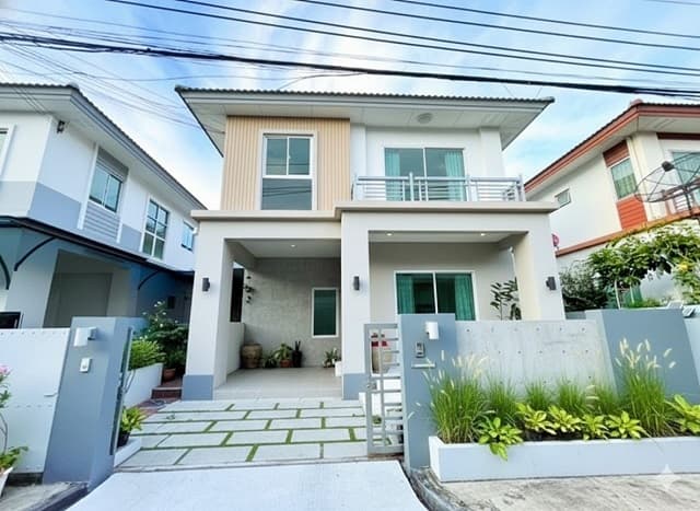 บ้านเดี่ยว 2 ชั้น 35 ตร.วา.บางนา-วงแหวน MRT ศรีเอี่ยม 4กม. รร.นานาชาติ D-PREP 2.3 กม. พร้อมเฟอร์ฯ 3 นอน 2 น้ำ เมกะ บางนา 1.5 กม.