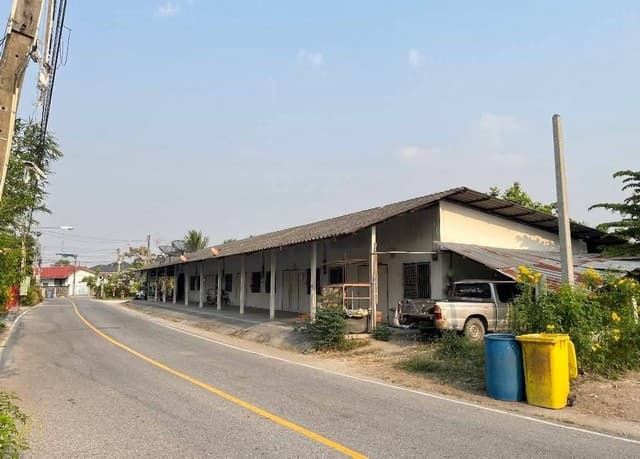 ขายที่ดินพร้อมหอพักบ้านบึงชลบุรี10 ห้อง บนเนื้อที่ 1 ไร่ 1งาน 71 ตรว.อยู่ในแหล่งเศรษฐกิจผู้เช่าเต็มทุกห้อง