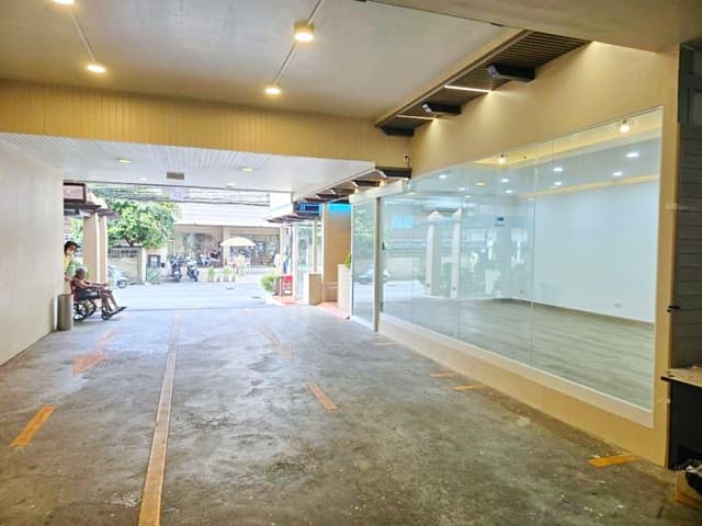 BTSอ่อนนุช 300ม. ตลาดอ่อนนุช 600ม สุขุมวิท 75-85 ให้เช่าพื้นที่ร้านค้า 30ตร.ม.ทำเลทอง ย่านสุขุมวิท สตูดิโอ คลินิก