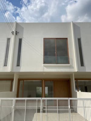 ทาวน์โฮมหรู 2 ชั้น style minimal!! โครงการ Nora Bangna ขนาด 30.6 ตร.วา พท.ใช้สอย 116 ตร.ม, ขึ้นทางด่วนกาญจนาพิเษกแค่ 10 นาที