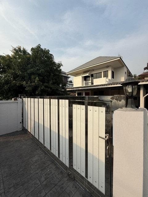 ให้เช่าบ้านเดี่ยว 2 ชั้น 4 ห้องนอน ลาดพร้าว 71 ซอยสังคมสงเคราะห์12 ใกล้เลียบด่วน ใกล้ MRT ลาดพร้าว 71