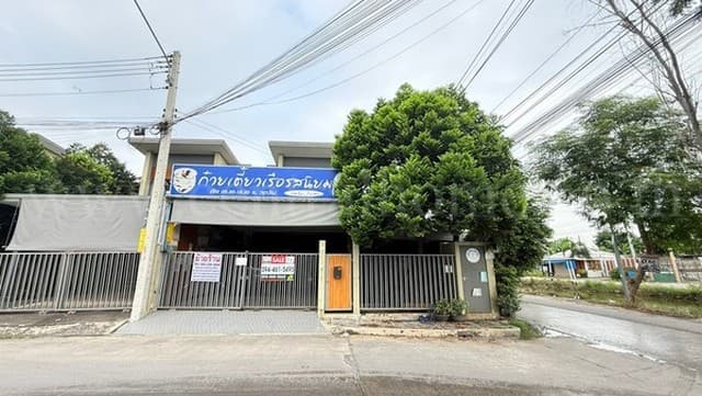 บ้านแฝด บ้านชานไม้ เดอะทาวน์ คลองสอง หลังมุม ทำเลดี