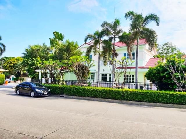 วัชรพล คฤหาสน์ใหญ่ 2หลัง 5นอน ให้เช่า แอร์9ตัว 125 ตร.วา 405 ตร.ม. เฟอร์นิเจอร์บิ้วอินครบ หัวมุมทางด่วนเอกมัย-รามอินทรา สุขาภิบาล5