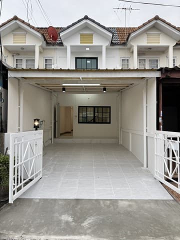 ขายทาวน์เฮ้าส์ 2 ชั้น หมู่บ้านลัลลี่วิลล์ 2 รีโนเวทใหม่ทั้งหลัง พร้อมอยู่