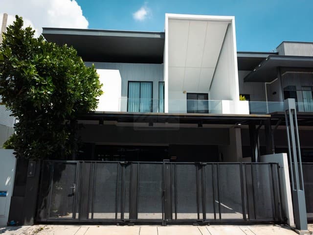 ให้เช่าบ้านเดี่ยว 2 ชั้นหลังริม 225 ตรม. วีเว่ บางนา กม. 7 Vive Bangna km.7 โครงการแรก ลักษณะ Gallery House ใกล้เมกะบางนา