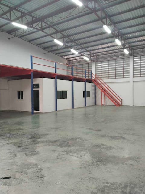BST979 โกดังให้เช่า ลาดกระบัง พื้นที่ 300–1300 ตร.ม. พร้อมออฟฟิศ ติดถนนมอเตอร์เวย์ ใกล้นิคมลาดกระบัง และสนามบินสุวรรณภูมิ