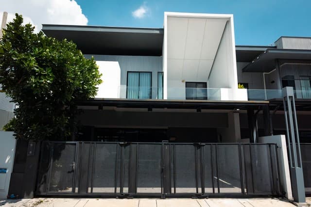 ขาย/ให้เช่า บ้านเดี่ยว Vive Bangna km.7 ที่ดิน 40 ตร.ว พื้นที่ใช้สอย 225 ตร.ม บ้านระดับ Super Luxury จาก Land&Houses พร้อมอยู่