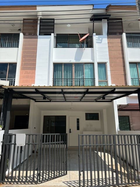 ให้เช่าทาวน์โฮม 3 ชั้น 3 ห้องนอน หมู่บ้านเดอะ ไพรเวท วิจเลจ บางจาก ซอยสุขุมวิท 97-1 ใกล้ BTS บางจาก เฟอร์พร้อมอยู่