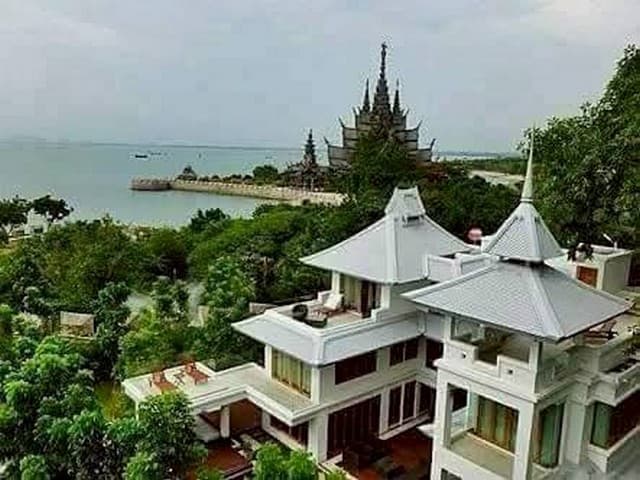 ให้เช่า ขาย บ้านหรูติดทะเลพัทยาเหนือ ติดหาดวงศ์อมาตย์ - วิวปราสาทสัจธรรม