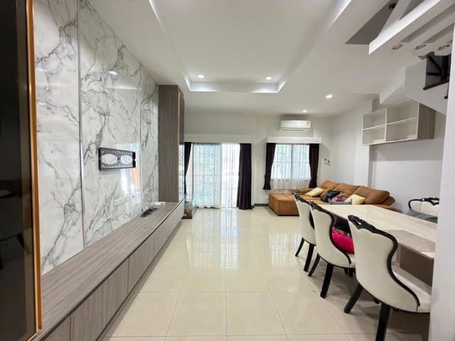 P1635 ให้เช่าทาวน์โฮม 3 ชั้น หมู่บ้าน ซิตี้พาร์ค พัฒนาการ 38 City Park Pattanakarn 38 บ้านสวย เหมาะอยู่อาศัย