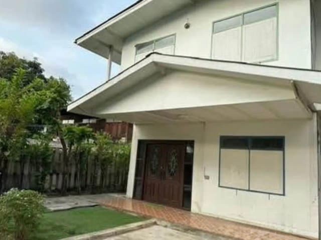 ให้เช่าบ้าเดี่ยวถ.สุขุมวิท66/1ที่ดิน50 ตรา.ว3นอน2น้ำแอร์1เครื่องจดทะเบียนบริษัทได้เช่า25000บ/ดใกล้BTSอุดมสุขเพียง 1 กมถนนสุขุมวิท66/1