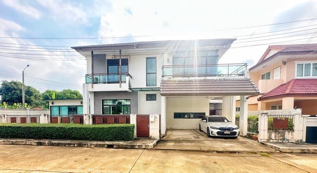 ขายบ้านเดี่ยว 2 ชั้น 4 ห้องนอน 3 ห้องน้ำ พร้อม Built-in ในซอยมีเพียงแค่ 4 หลัง ถนนกว้าง มีความเป็นส่วนตัว สงบ ร่มเย็น