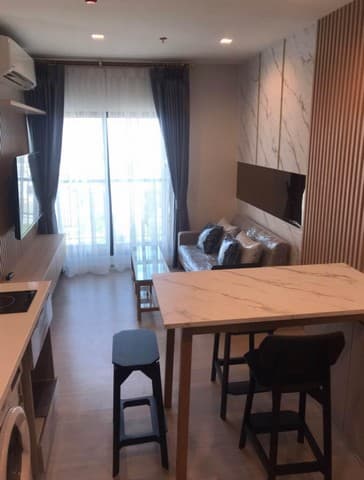 Life Sukhumvit 62 private convenient spacious 12th floor BTS Bang Chak