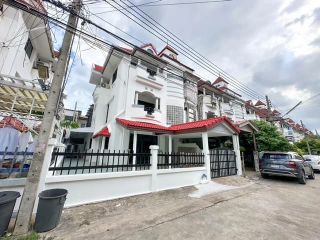 ให้เช่าบ้านแฝด 4 ชั้น 37 ตรว. หมู่บ้าน Home Avenue สุขุมวิท 101-1 อุดมสุข 51 บ้านพร้อมเข้าอยู่
