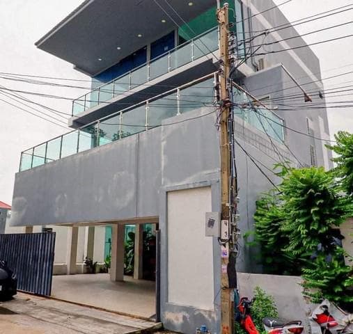ขายบ้านเดี่ยว 3 ชั้น 51 ตร.ว. ซอยลาดพร้าว-วังหิน 47 หลังมุม ใกล้ทางด่วน