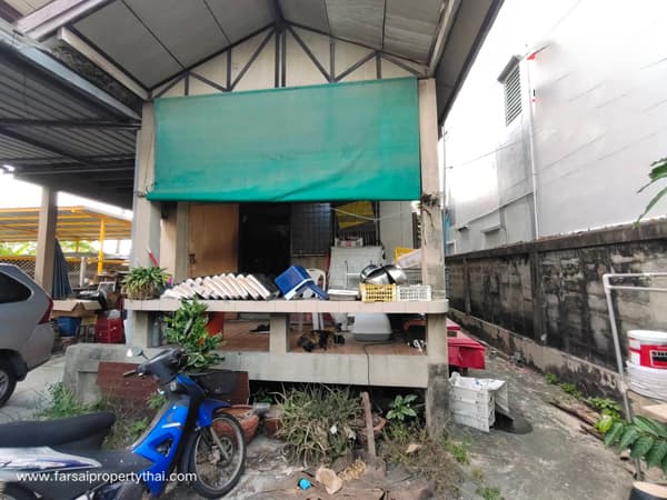 ขายบ้านเดี่ยว 2ชั้นเนื้อที่ 39 ตร.ว บ้านครึงปูนครึ่งไม้ 2ห้องนอน 1ห้องน้ำ ถนนสุขุมวิท115 ซอยติด BTS ปูเจ้าทำเลทอง ราคาขาย 3 ล้านบาท