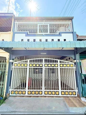 ขายทาวน์เฮ้าส์บ้านสวนเมืองชลบุรี ขายทาวเฮ้าส์ 2 ชั้น บ้านสวนซ.9 อ.เมือง จ.ชลบุรี เนื้อที่17 ตารางวา 2 ห้องนอน 2 ห้องน้ำ