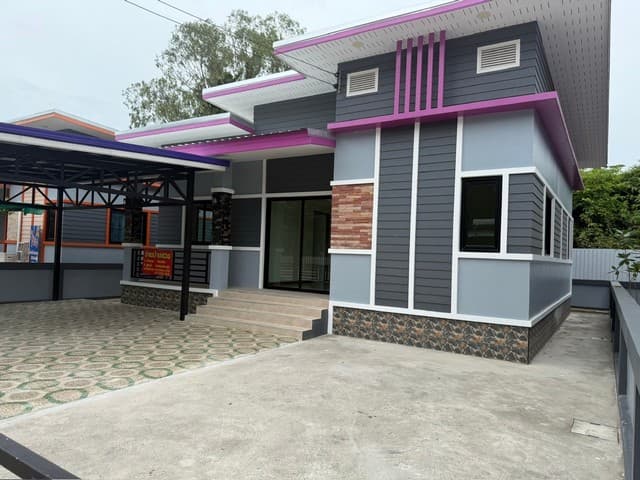 ขายบ้านเดี่ยวใจกลางเมืองสระบุรี เนื้อที่ 53 ตารางวา 3 นอน 2 น้ำ พร้อมที่จอดรถ 3 คัน สร้างด้วยวัสดุอย่างดีทั้งหลัง