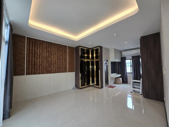 P1742 ให้เช่า โฮมออฟฟิศ Home Office ชั้น 3 ชั้น โครงการ DISTRICT ดิสทริค เอกมัย-รามอินทรา เลียบด่วน ซอยรามอินทรา 40 แขวงนวลจันทร์ เขตบึงกุ่ม